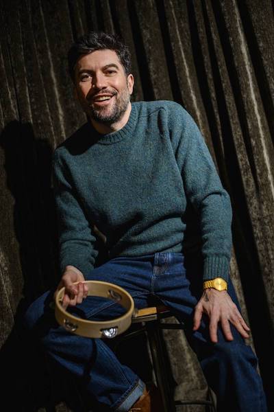 Сочетание джемпера Tweed и классических джинсов