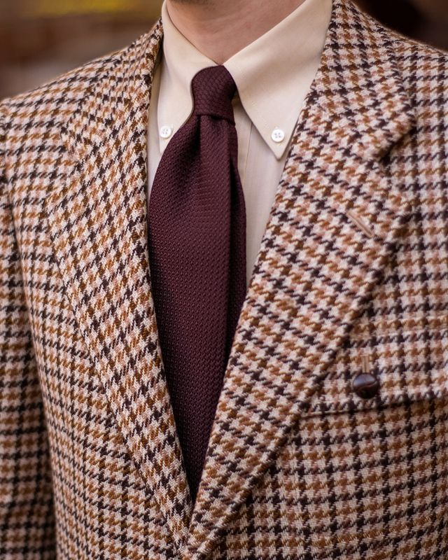 Гренадиновый галстук Petronius с твидовым пиджаком.jpg