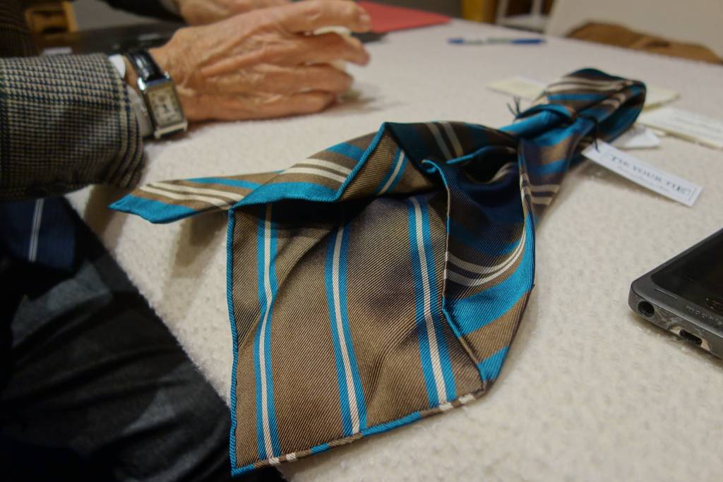 Tie yor tie.jpg