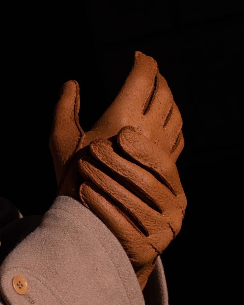 Перчатки Hestra из кожи пекари.jpg