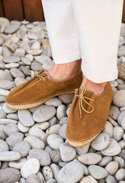 Эспадрильи Jacques Solovière в сочетании с чиносами